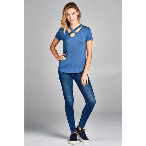 LAST 2 5⭐️Best V-Neck Choker Top - Picture 3 of 6